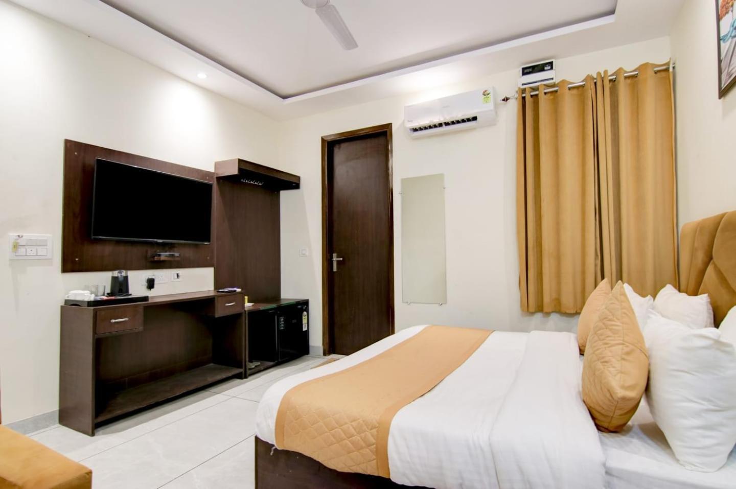 Hotel De Hocks Deluxe - New Delhi Railway Station Eksteriør bilde