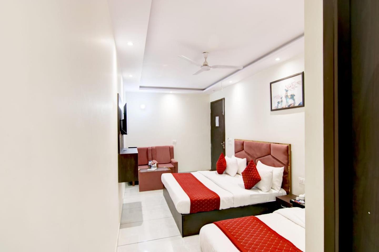 Hotel De Hocks Deluxe - New Delhi Railway Station Eksteriør bilde